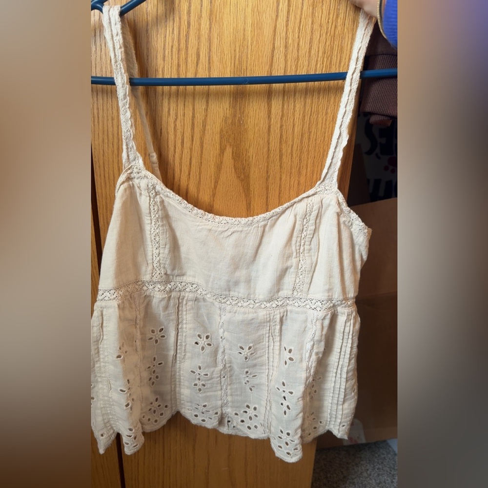 Small American Eagle Cream Flowy tank